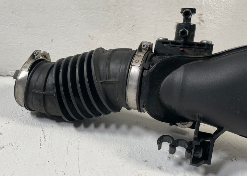 Load image into Gallery viewer, 2023-2025 HONDA ACCORD ENGINE TURBOCHARGER JOINT DUCT TUBE W/ HOSE 1.5L # 110628
