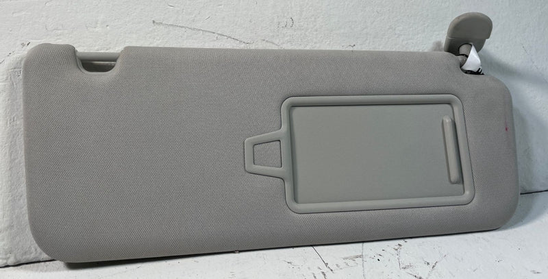 Load image into Gallery viewer, 24-26 HYUNDAI SANTA FE FRONT RIGHT PASSENGER SIDE SUNVISOR SUN VISOR # 109241
