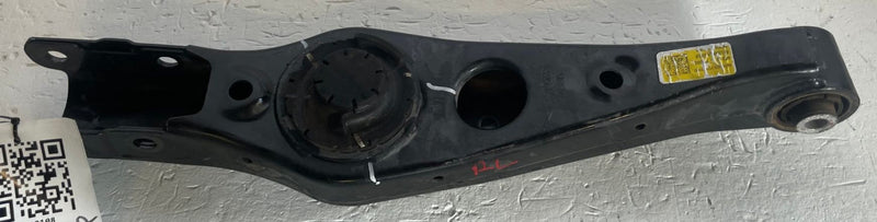 Load image into Gallery viewer, 2024-2026 HYUNDAI SANTA FE FWD REAR LEFT LOWER CONTROL ARM SPRING PERCH # 112108
