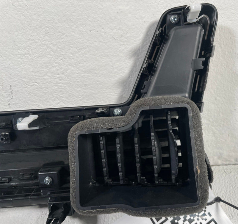 Load image into Gallery viewer, 2023 - 2025 KIA SPORTAGE FRONT RIGHT DASH AC AIR VENT GRILLE PANEL 2.5L # 113298
