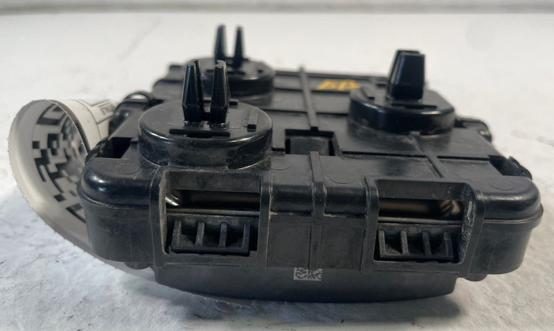 Load image into Gallery viewer, 2019-2021 INFINITI QX50 REAR LEFT DRIVER BLIND SPOT RADAR SENSOR MODULE # 106480
