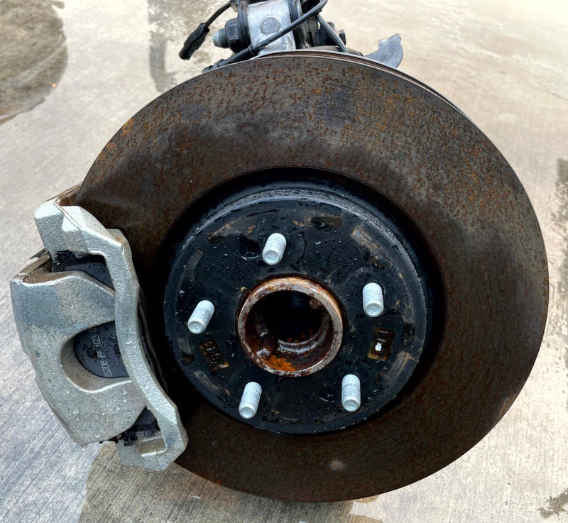 Load image into Gallery viewer, 2023-2025 HYUNDAI IONIQ 6 RWD FRONT LEFT SIDE SUSPENSION KNEE ASSEMBLY # 110550
