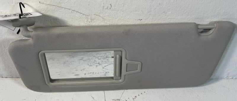 Load image into Gallery viewer, 2024-2026 HYUNDAI SANTA FE FRONT LEFT DRIVER SIDE SUNVISOR SUN VISOR # 109236
