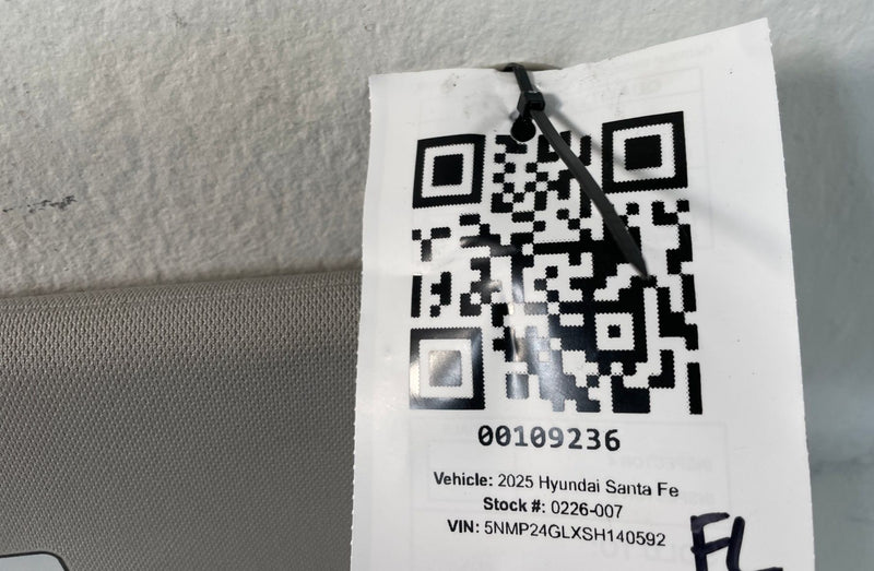 Load image into Gallery viewer, 2024-2026 HYUNDAI SANTA FE FRONT LEFT DRIVER SIDE SUNVISOR SUN VISOR # 109236
