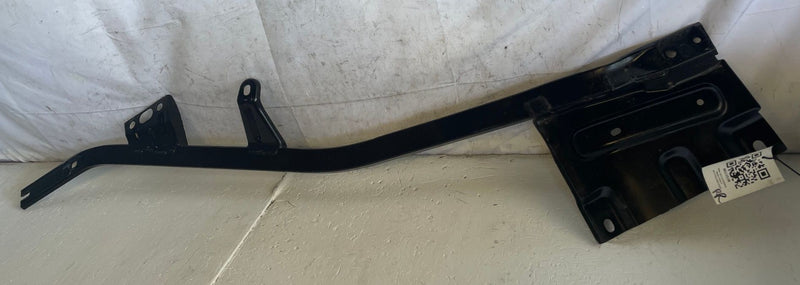 Load image into Gallery viewer, 15-25 FORD MUSTANG CONVERTIBLE REAR RIGHT SUBFRAME SUPPORT BRACE BRACKET #113530
