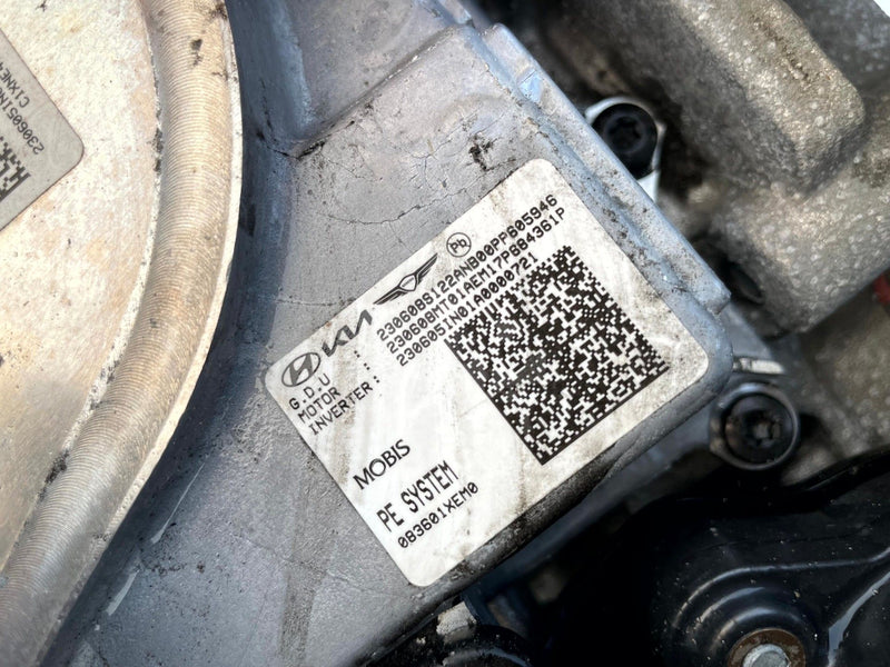 Load image into Gallery viewer, HYUNDAI IONIQ 6 RWD REAR ELECTRIC DRIVE ENGINE MOTOR ASSEMBLY 28K 23-25 # 110543
