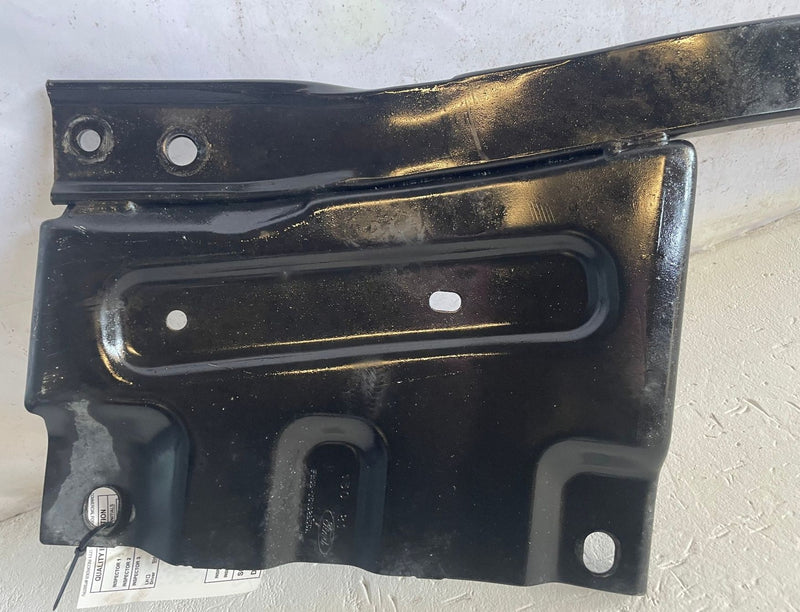 Load image into Gallery viewer, 15-25 FORD MUSTANG CONVERTIBLE REAR RIGHT SUBFRAME SUPPORT BRACE BRACKET #113530
