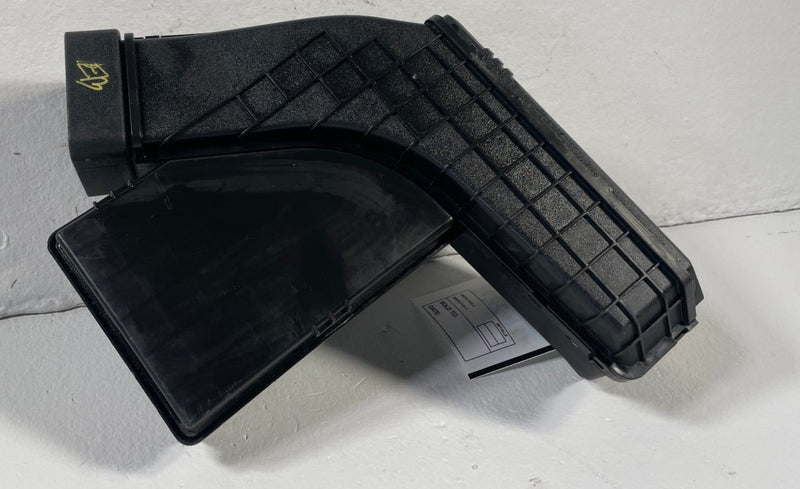 Load image into Gallery viewer, 2024-25 HYUNDAI SANTA FE FRONT ENGINE AIR CLEANER INTAKE HOSE DUCT 2.5L # 107938
