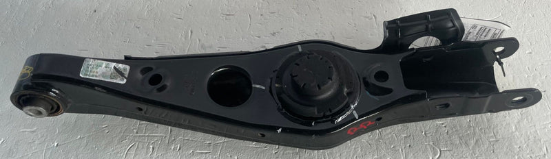 Load image into Gallery viewer, 2024-2026 HYUNDAI SANTA FE FWD REAR RIGHT LOWER CONTROL ARM SPRING PERCH #112110
