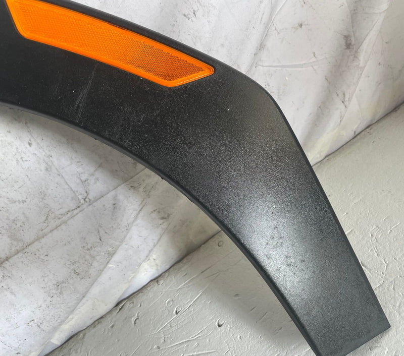 Load image into Gallery viewer, 24-26 HYUNDAI SANTA FE FRONT RIGHT SIDE FENDER WHEEL ARCH FLARE MOLDING # 112102
