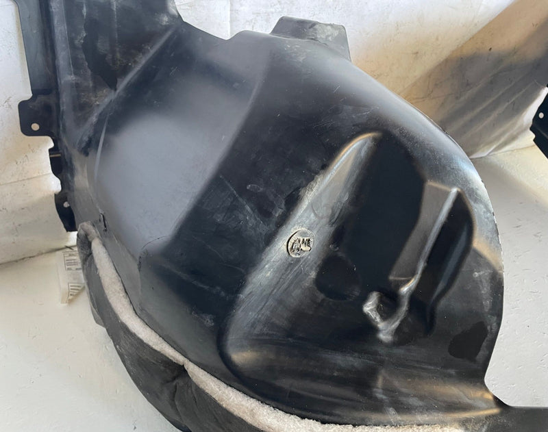 Load image into Gallery viewer, 2018-2023 FORD MUSTANG FRONT RIGHT SIDE FENDER LINER SPLASH GUARD SHIELD #113519
