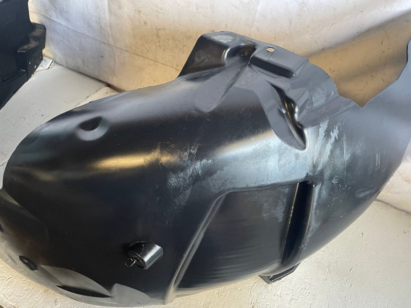 Load image into Gallery viewer, 2018-2023 FORD MUSTANG FRONT RIGHT SIDE FENDER LINER SPLASH GUARD SHIELD #113519
