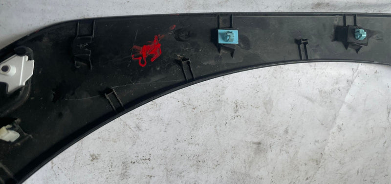 Load image into Gallery viewer, 24-26 HYUNDAI SANTA FE FRONT RIGHT SIDE FENDER WHEEL ARCH FLARE MOLDING # 112102

