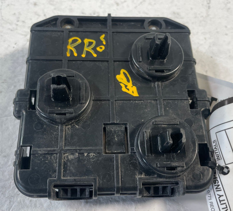 Load image into Gallery viewer, 2019-2021 INFINITI QX50 REAR RIGHT SIDE BLIND SPOT RADAR SENSOR MODULE # 106460
