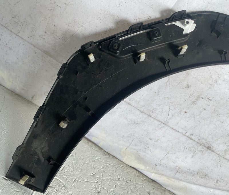 Load image into Gallery viewer, 24-26 HYUNDAI SANTA FE FRONT RIGHT SIDE FENDER WHEEL ARCH FLARE MOLDING # 112102
