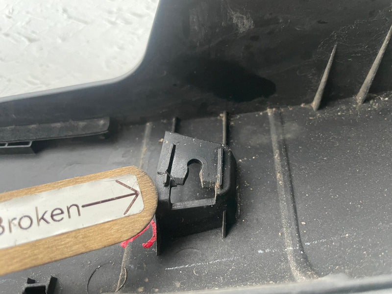 Load image into Gallery viewer, 24-26 HYUNDAI SANTA FE FRONT RIGHT SIDE FENDER WHEEL ARCH FLARE MOLDING # 112102
