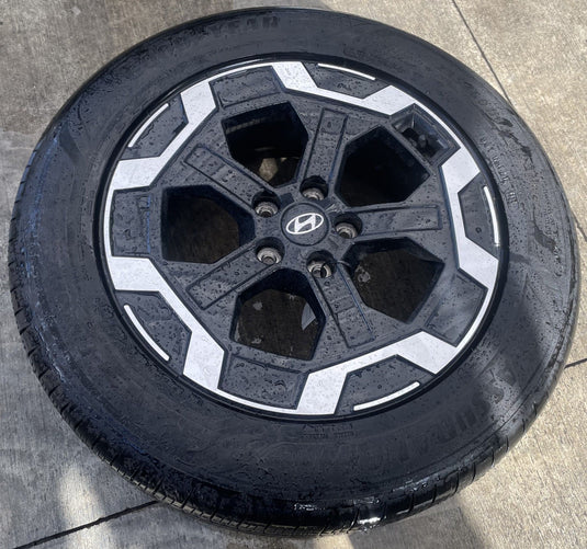 HYUNDAI SANTA FE 18" 18x7.5 BLACK ALLOY WHEEL RIM W/ TIRE (ONLY#1) 24-26 #112123
