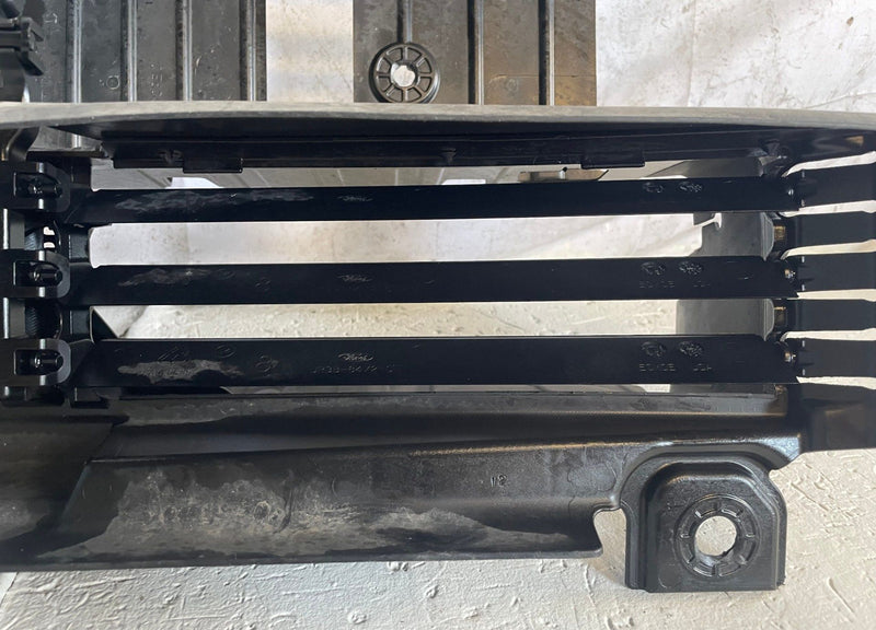 Load image into Gallery viewer, 2018 - 2023 FORD MUSTANG RADIATOR CORE SUPPORT GRILLE GRILL AIR SHUTTER # 113543

