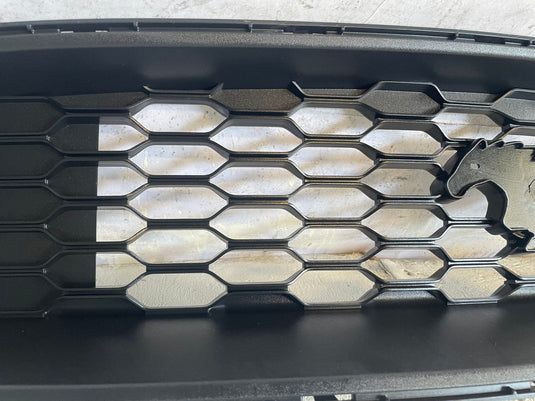 2018 - 2023 FORD MUSTANG FRONT BUMPER UPPER GRILLE BLACK JR3B-8150-AEW