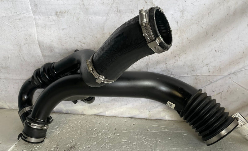 Load image into Gallery viewer, 15-23 FORD MUSTANG ENGINE AIR INTAKE INLET HOSE PIPE TUBE ASSEMBLY 2.3L # 112968
