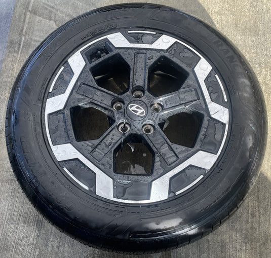 HYUNDAI SANTA FE 18" 18x7.5 BLACK ALLOY WHEEL RIM W/ TIRE (ONLY#1) 24-26 #112125