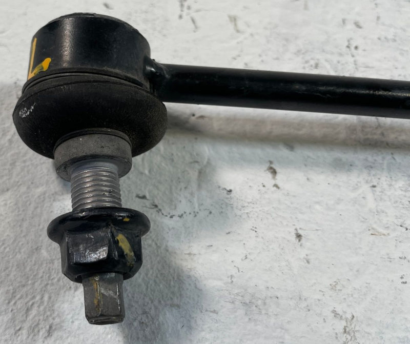 Load image into Gallery viewer, 20-25 HYUNDAI PALISADE FRONT LH OR RH SIDE SUSPENSION STABILIZER SWAY BAR 109332
