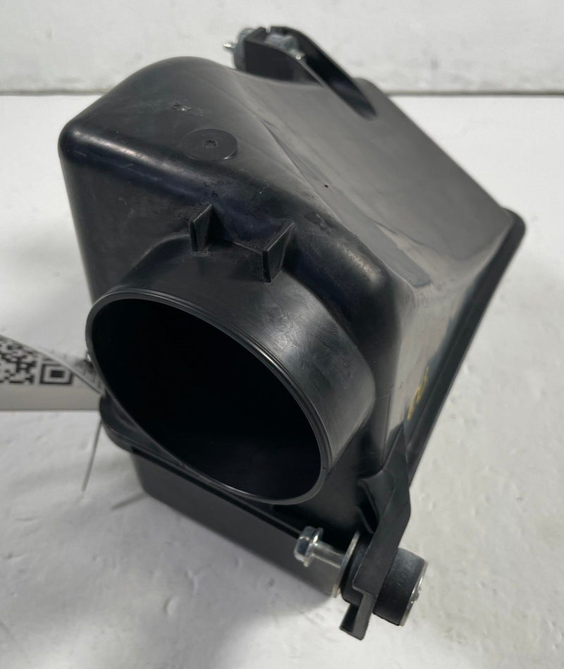 Load image into Gallery viewer, 2019 - 2025 HONDA PASSPORT ENGINE AIR CLEANER INTAKE DUCT RESONATOR # 113344
