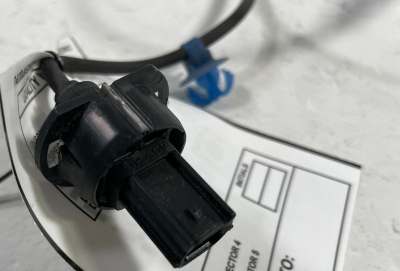 Load image into Gallery viewer, 2019- 2025 HONDA PASSPORT FRONT RIGHT SIDE ABS WHEEL SPEED SENSOR # 113334
