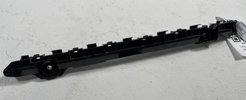 Load image into Gallery viewer, 2019-2025 HONDA PASSPORT REAR RIGHT SIDE BUMPER RETAINER MOUNT BRACKET # 113339
