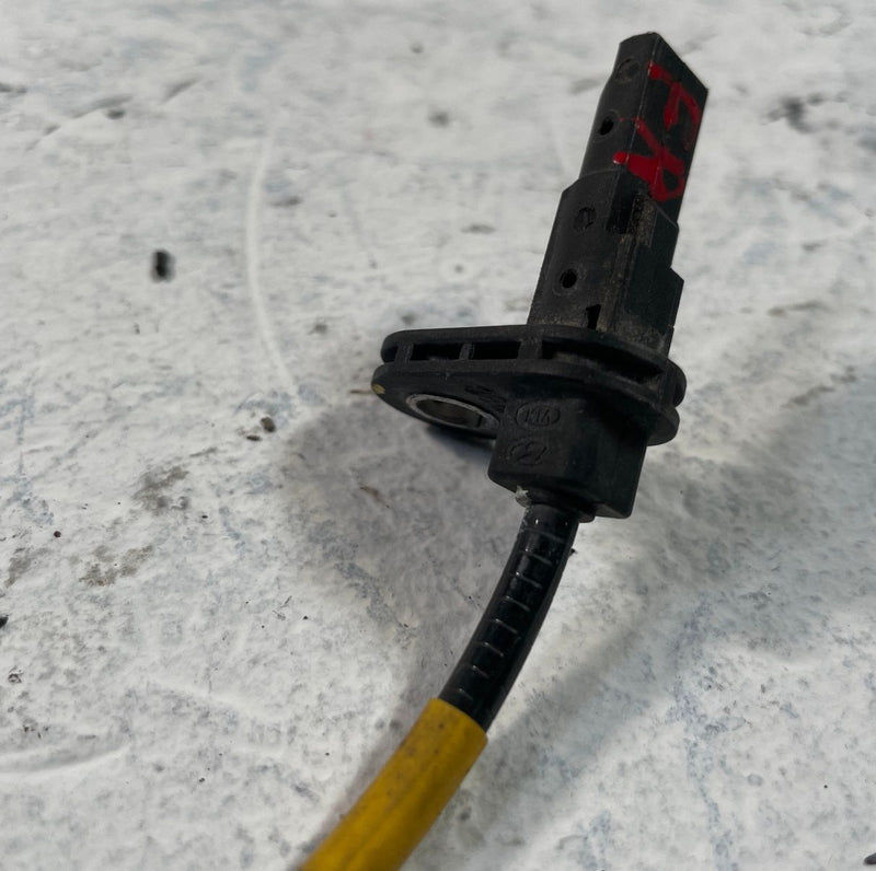 Load image into Gallery viewer, 20-25 HYUNDAI PALISADE FRONT RIGHT PASSENGER SIDE ABS WHEEL SPEED SENSOR #109329
