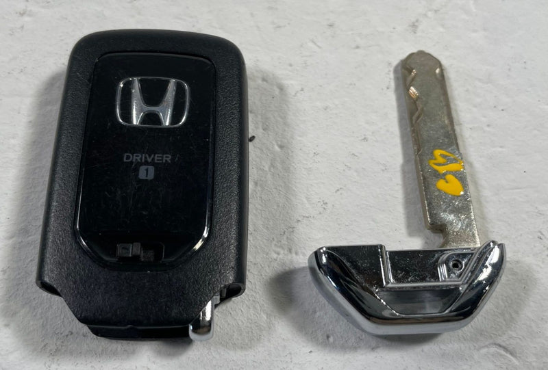 Load image into Gallery viewer, 2022-2023 HONDA PASSPORT ENGINE &amp; BODY CONTROL MODULE ECM BCM W/ KEY FOB #113345
