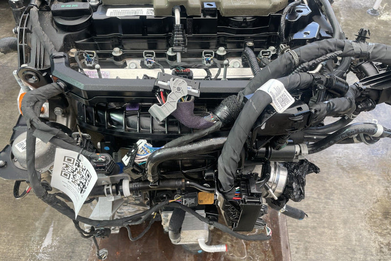 Load image into Gallery viewer, HYUNDAI SANTA FE FWD AUTO ENGINE MOTOR ASSEMBLY 2.5L 10K MILES 24-25 # 112119
