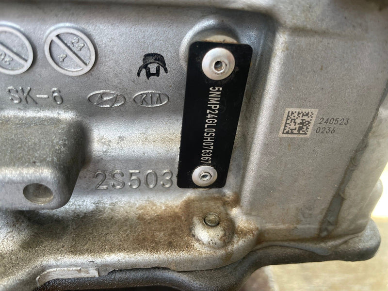 Load image into Gallery viewer, HYUNDAI SANTA FE FWD AUTO ENGINE MOTOR ASSEMBLY 2.5L 10K MILES 24-25 # 112119
