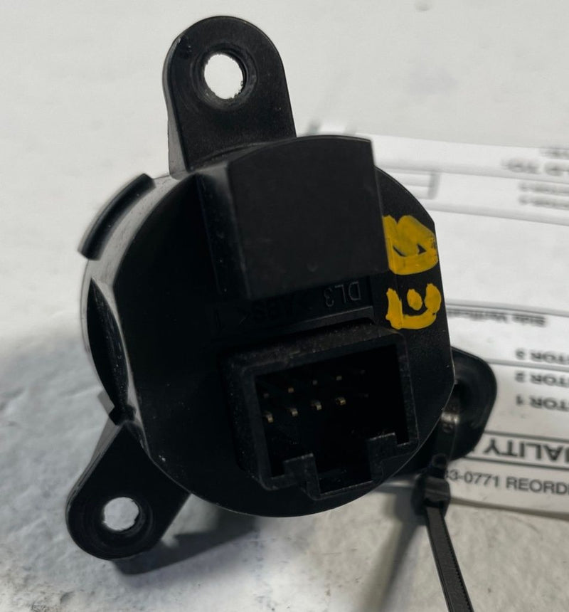 Load image into Gallery viewer, 2021 - 2026 KIA K5 LEFT DASH IGNITION START STOP CONTROL SWITCH BUTTON # 110664
