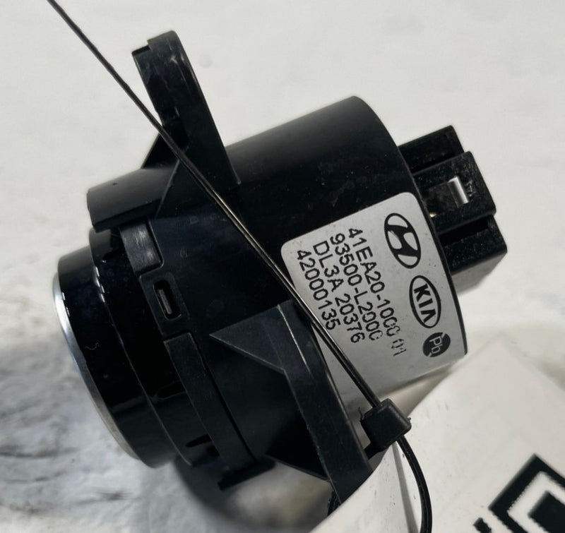 Load image into Gallery viewer, 2021 - 2026 KIA K5 LEFT DASH IGNITION START STOP CONTROL SWITCH BUTTON # 110664
