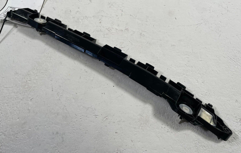 Load image into Gallery viewer, 2019-2025 HONDA PASSPORT REAR LEFT SIDE BUMPER RETAINER MOUNT BRACKET # 113327
