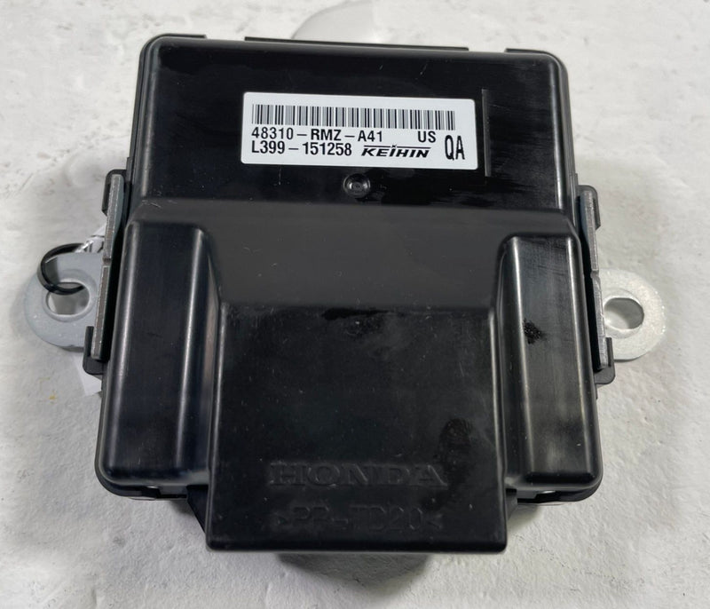 Load image into Gallery viewer, 2022-2025 HONDA PASSPORT AWD TRACTION CONTROL COMPUTER MODULE UNIT # 113348
