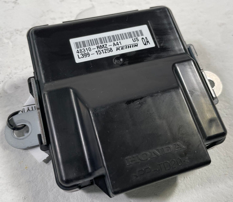 Load image into Gallery viewer, 2022-2025 HONDA PASSPORT AWD TRACTION CONTROL COMPUTER MODULE UNIT # 113348
