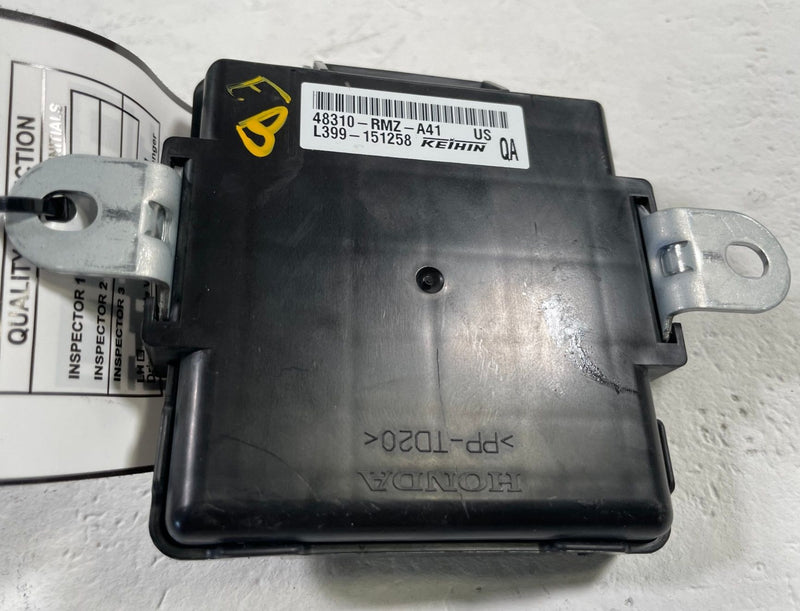 Load image into Gallery viewer, 2022-2025 HONDA PASSPORT AWD TRACTION CONTROL COMPUTER MODULE UNIT # 113348
