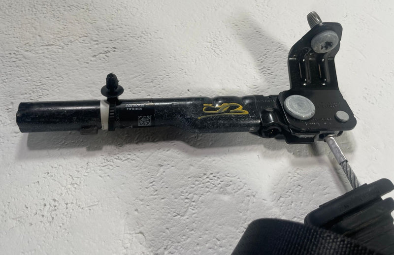 Load image into Gallery viewer, 2019 - 2023 FORD RANGER FRONT LEFT DRIVER SIDE SEATBELT RETRACTOR 2.3L # 112168
