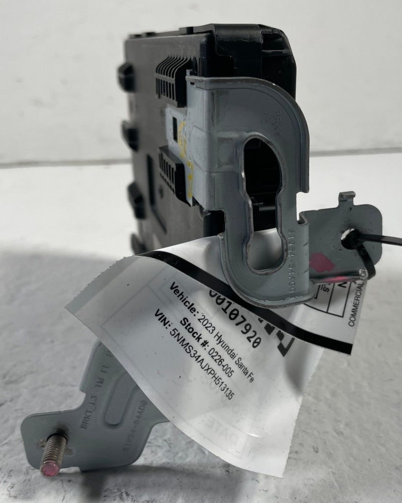 Load image into Gallery viewer, 2021 - 2023 HYUNDAI SANTA FE BODY CONTROL MODULE BCM 2.5L 954B0-S2EA3 # 107920
