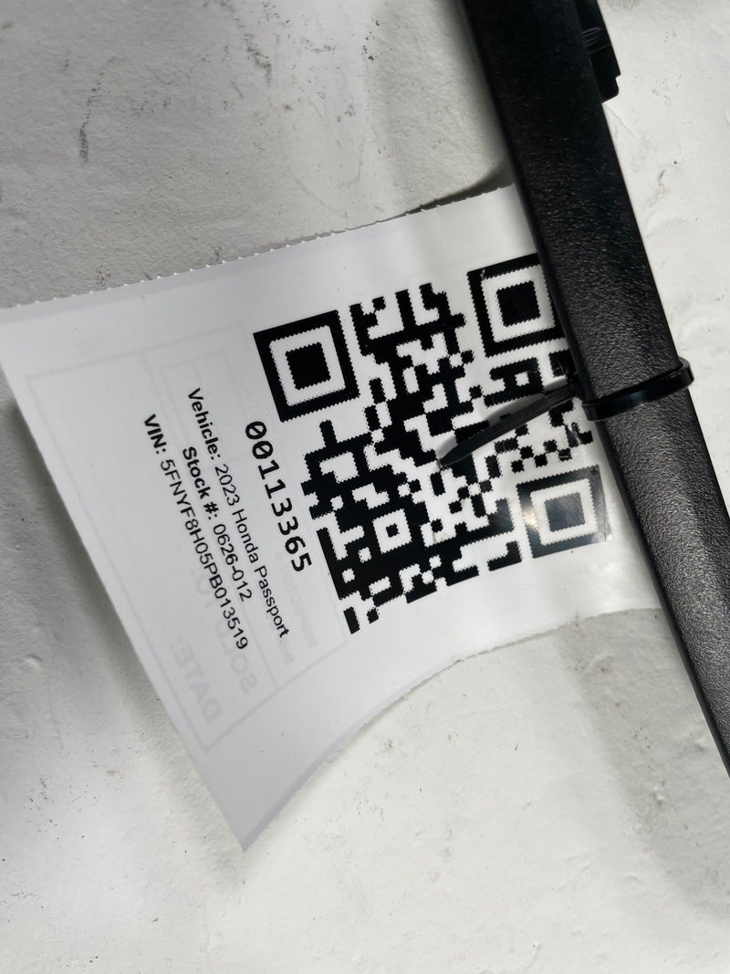 Load image into Gallery viewer, 2019 - 2025 HONDA PASSPORT CENTER OVERHEAD CONSOLE 39180-TJB-A010-M1 # 113365
