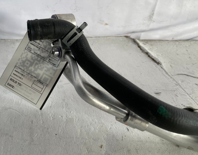 Load image into Gallery viewer, 19-24 BMW 330i RWD AC A/C AIR CONDITIONING HOSE TUBE PIPE LINE ASSEMBLY # 106368
