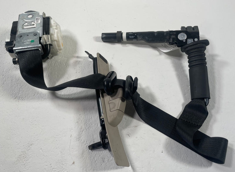 Load image into Gallery viewer, 2019-2023 FORD RANGER FRONT RIGHT PASSENGER SIDE SEATBELT RETRACTOR 2.3L #112178
