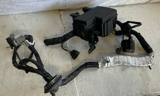2018-2023 FORD MUSTANG ENGINE FUSE RELAY JUNCTION BOX W/ WIRING HARNESS