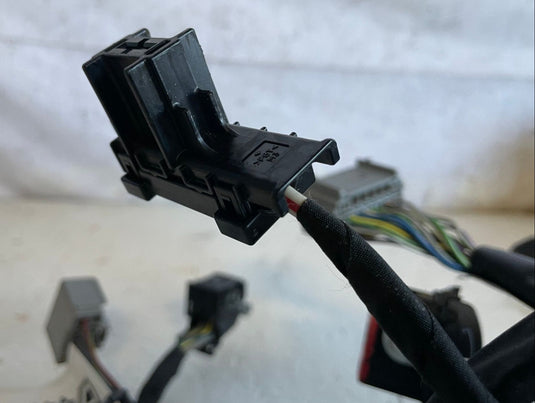 2018-2023 FORD MUSTANG ENGINE FUSE RELAY JUNCTION BOX W/ WIRING HARNESS