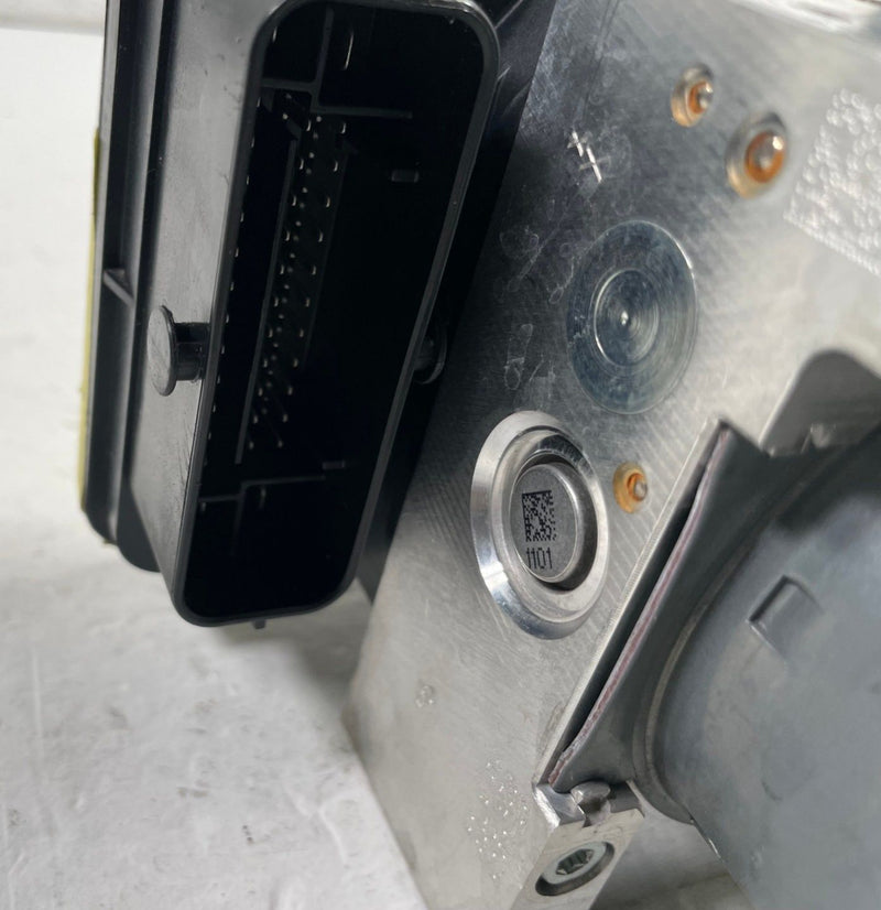 Load image into Gallery viewer, 2022 - 2023 HONDA PASSPORT ABS ANTI LOCK BRAKE PUMP CONTROL MODULE # 113359

