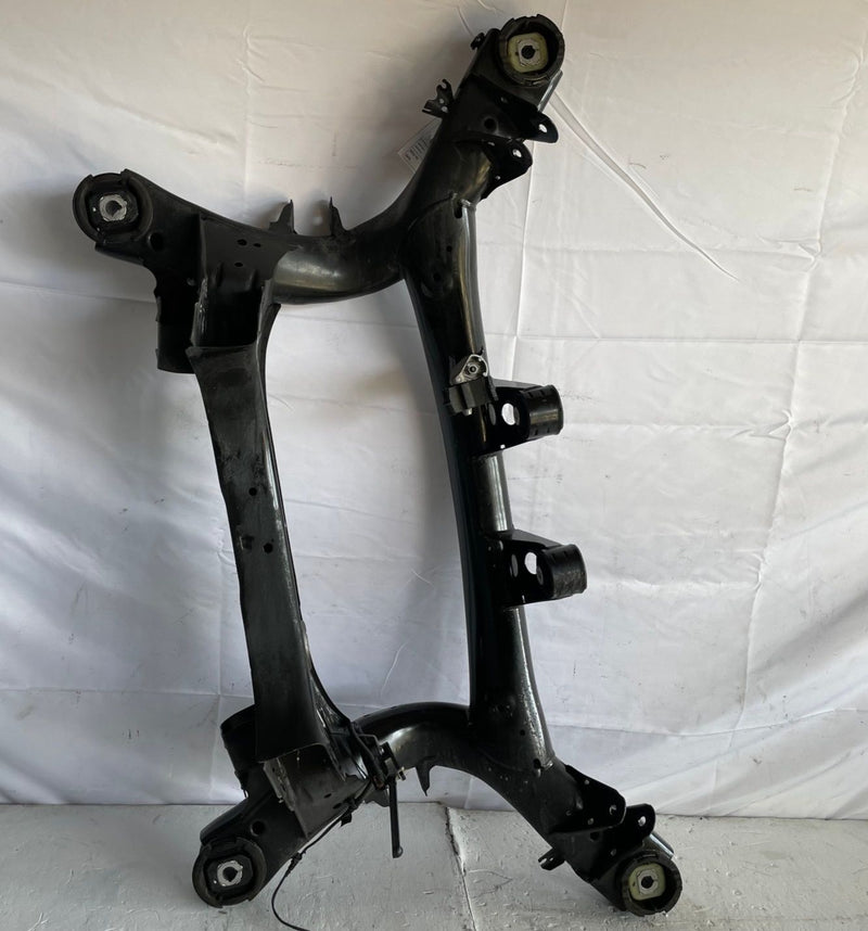 Load image into Gallery viewer, 2021-2025 BMW 330I G20 RWD REAR SUSPENSION SUBFRAME CROSSMEMBER CRADLE # 106373
