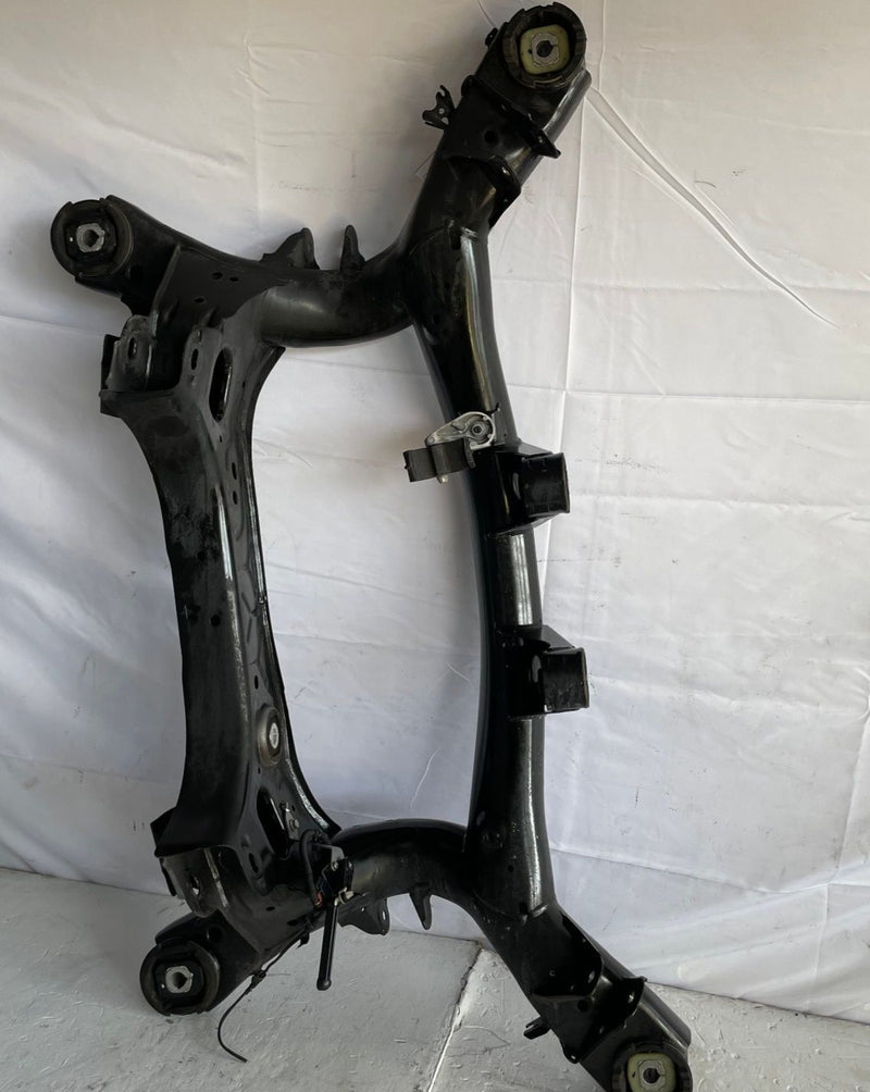 Load image into Gallery viewer, 2021-2025 BMW 330I G20 RWD REAR SUSPENSION SUBFRAME CROSSMEMBER CRADLE # 106373
