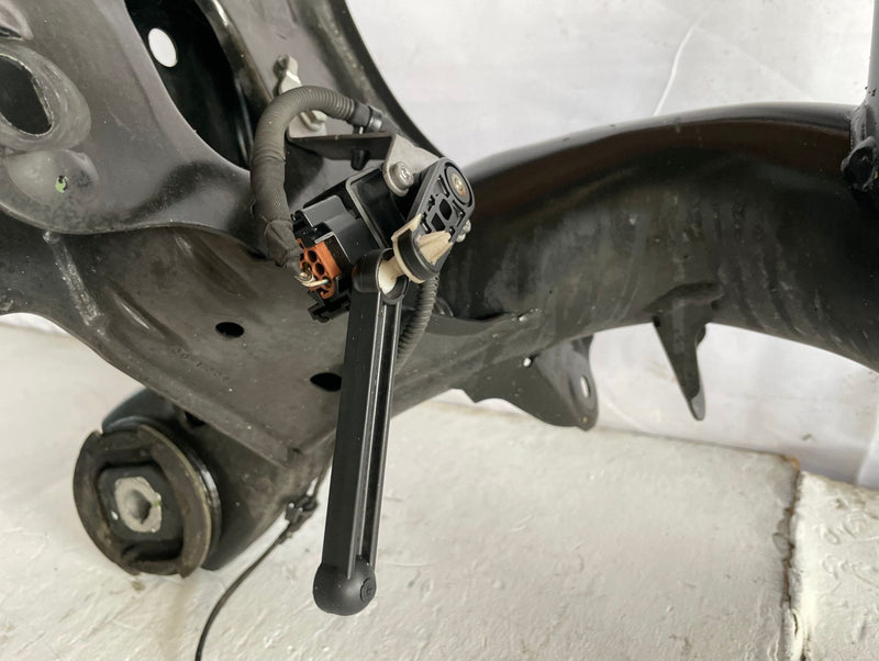 Load image into Gallery viewer, 2021-2025 BMW 330I G20 RWD REAR SUSPENSION SUBFRAME CROSSMEMBER CRADLE # 106373

